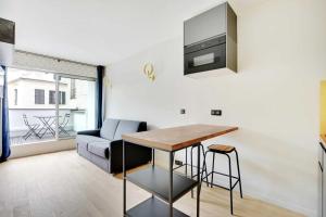 Renovated Studio with Terrace, Rue de la Pompe 16e - Mobility Lease