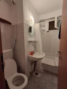 price-inn 4 camere 2 nivele scara interioara