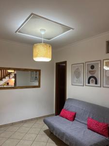 Cozy apartment 5 min to the sea and airport