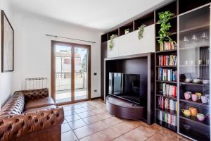 La Casa del Tomo - Serenity & Charme, steps from Cornelia Metro line A