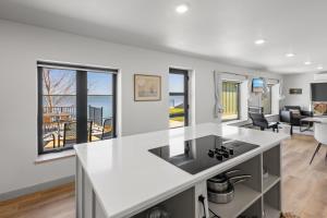 Private Sauna and Beach Lake Norden Cabin