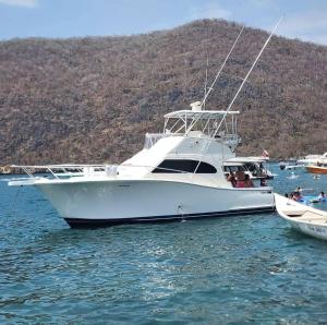 Casa Bote Con Vista a Los Canales De Lecheria Con Muelle Privado