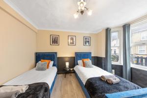 Cosy 4 Bedroom House in Chatham