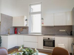 Moon Residence - Spacious Apartment