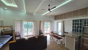 5 bedroom entire home upto 20 guests