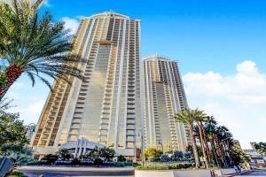 Incredible Topgolf Pool Views MAIN - 3-star hotels in Las Vegas