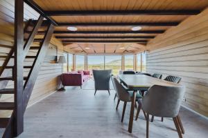 Large luxury Cabin On The Golden Circle Next To Kerið The Crater.