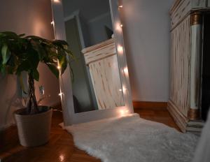 Limping Johns Bright City Apartment - Athens Heart