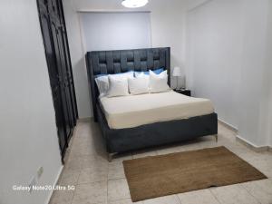 Apartamento dos dormitorios en la zona colonial
