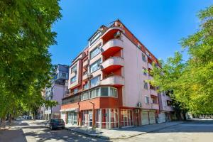 Comfort Corner - 1BD with Balcony by Flat Mаnager