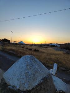 Artemis Cottage Authentic Mykonian Stone House near Super Paradise
