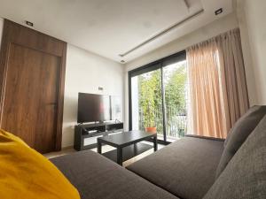 Cozy green studio - Self check in, Prime location, Free parking