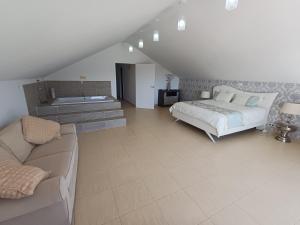 Villa Rural Casa Blanca by Tenerife Rental & Sales