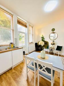 Beautiful two bedroom Ap London