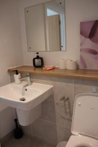 Luxury 2 bed 13th floor view of Old Trafford