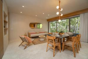 Aflora Townhouse Style - 3BR Garden Condo with Private Pool & Huge Common Pool