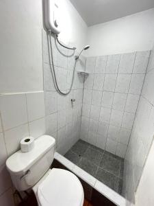 Habitacion amplia cerca al aeropuerto