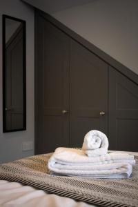 2 Bed House - Sleeps 4 - Parking