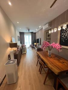 Middle Room Only in Bayan Lepas Share Space