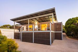 Grace - Stunning Oceanview Escape on Cowaramup Bay