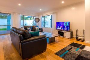 Little Hamptons - Beachside Retreat near Town Centre