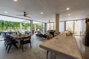 Spacious 4BR Jungle Villa - Huge Private Pool Common Pool & Concierge