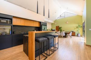 Black Pool Situé à SANUR 4BR