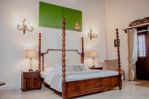 7BR LUXURY HOUSE inside of the walled city!