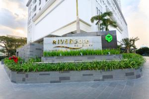 Macy Apt @ Rivergate - Infinity Pool. Center Ben Thanh