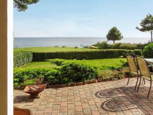 6 person holiday home in Frørup