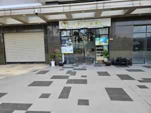 Warm & Beautiful Space