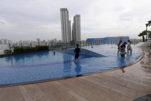 Warm & Beautiful Space