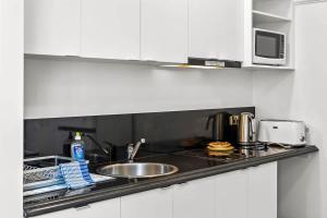 Adina - Perfect & Convenient Brisbane City Pad
