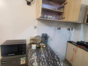 Jay Comfort home- Cozy Superior Studio Next to TRM Mall