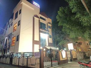 Hotel AMAN PALACE - 3hvězdičkové hotely ve městě Prayagraj