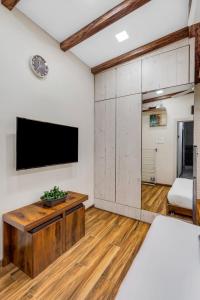 Pebble Studio Bandra W The Bombay Home Company - Eco