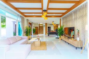 Cozy beachside pool villa