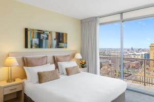Oaks Melbourne on Lonsdale Suites