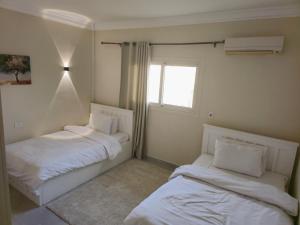 Apartment In a Prime Location In Al Sheikh Zayed