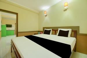 Hotel O Makassar near Pantai Losari formerly Hotel Tiara Sari