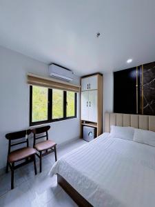 CAT BA - Lake View Hotel