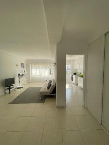 Sunny Stay in Portimão, Walk to Marina, Beach and Nightlife