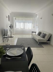 Sunny Stay in Portimão, Walk to Marina, Beach and Nightlife