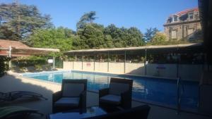 Hotels Logis Hotel Residence Les Cedres : photos des chambres