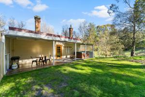 Orchard Cottage - A Leafy Peaceful Retreat with Spa