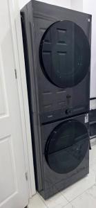 Newly Renovated 2B 2BA apt! mins to PATH & NY!