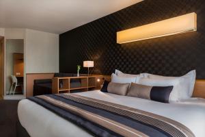 Hotels Best Western Plus Paris Saclay (ex: Val de Bievre) : Chambre Lit King-Size Exécutive avec Canapé-Lit - Non-Fumeurs