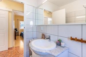 Spanish Style-Villa, heated pool & sea view