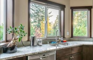 Lynnwood Stunning Newly Build Home