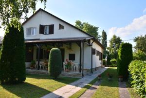 Rózsa nyaralóház - 4hvězdičkové hotely ve městě Balatonboglár